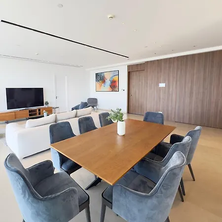 Wealthystays 360 Luxury * Nikosia