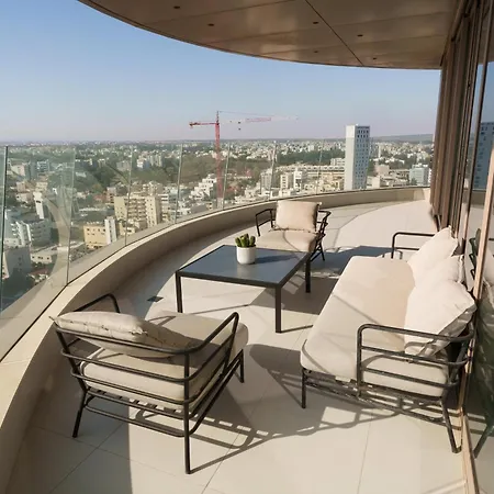 Wealthystays 360 Luxury * Nicosie