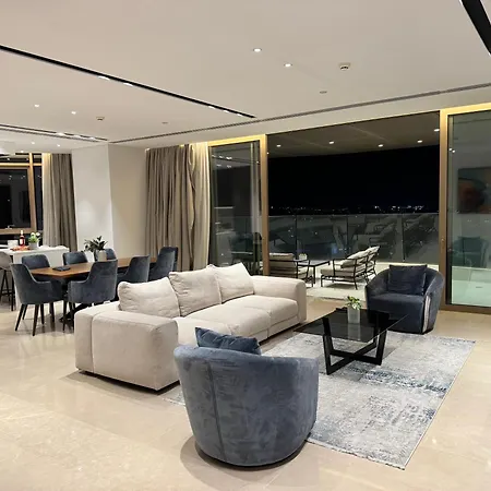 Apartment Wealthystays 360 Luxury *