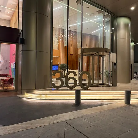 Lägenhet Wealthystays 360 Luxury