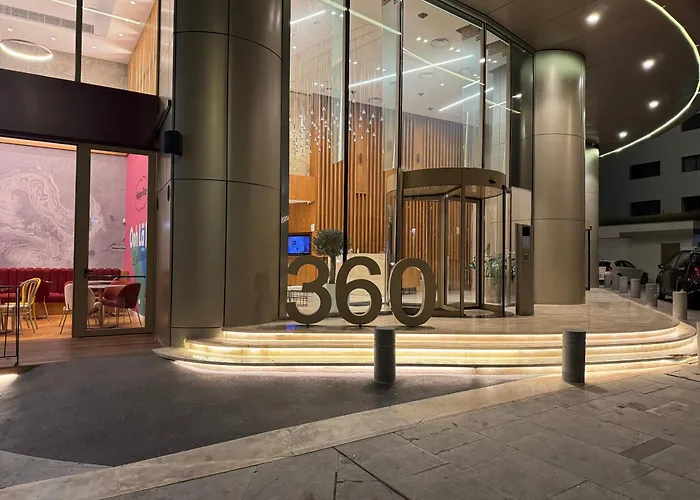 Lägenhet Wealthystays 360 Luxury